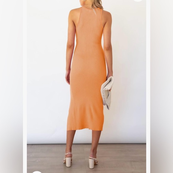 Cut Out Dress - Picture 3 of 10